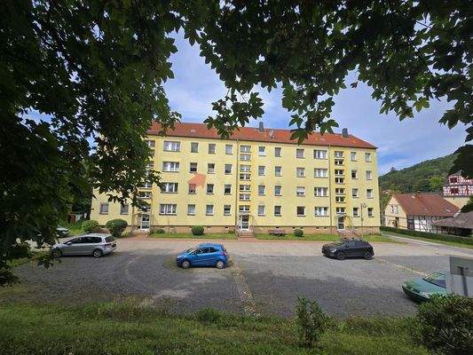 Ansicht Süden mit Stellplatzbereich