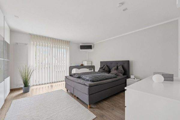 Schlafzimmer (Whg. Hochparterre)