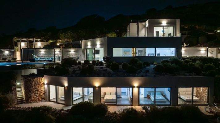 Kreta, Kokkino Chorio: Traumvilla mit makelloser Aussicht mit einer privaten Bucht zu verkaufen