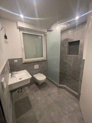 Vollbad mit Fenster (Obergeschoss)