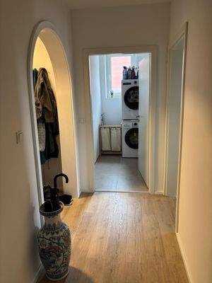 Flur Blick in Abstellkammer