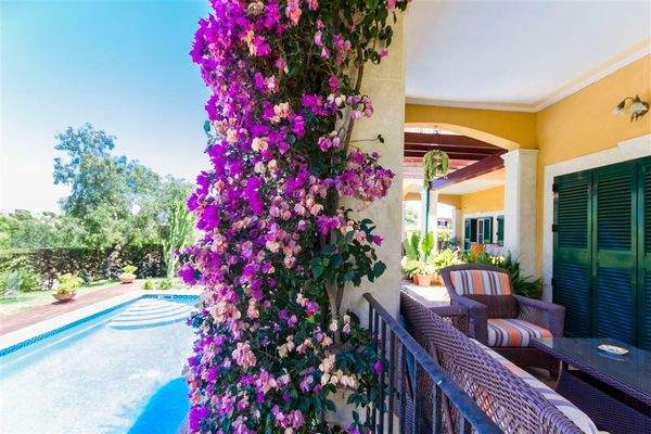 Mediterrane Villa mit Pool und Garten in Cala Viny