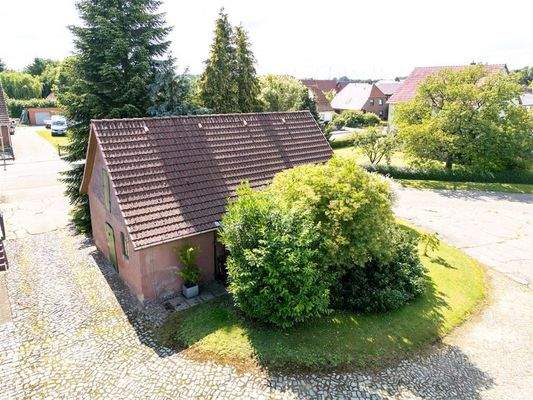 Luftbild Wirtschaftsgebäude 