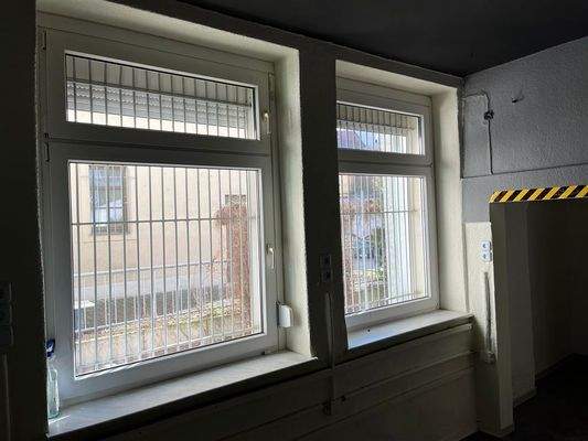 hinterer Bereich gesicherte Fenster 