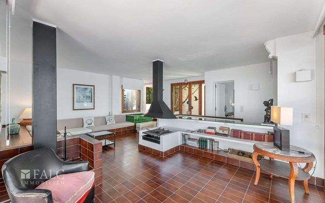 Wohnzimmer mit Kamin