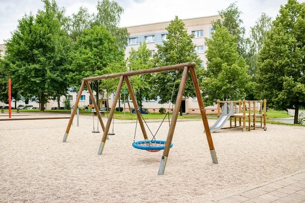 Spielplatz vor dem Haus