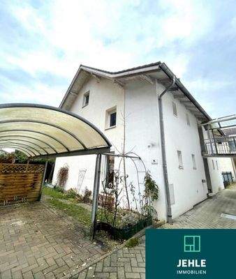 Außenansicht mit Logo