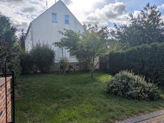 Außenansicht Grundstück vorn.MP.jpg