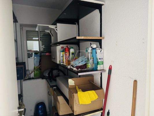 Speisekammer Küche EG