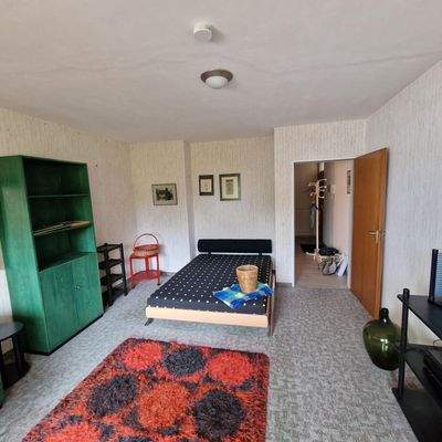 Schlafzimmer mit Blick zum Flur