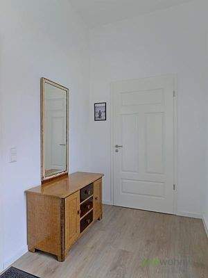 geräumiger Wohnungsflur