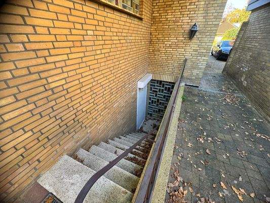 Niedergang zum Keller