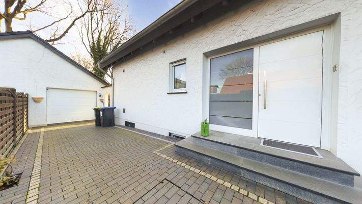 Außen - Eingangsbereich