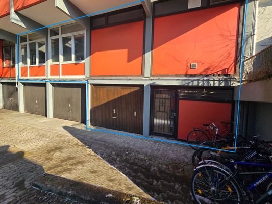 Garage und Eingang Rückseite