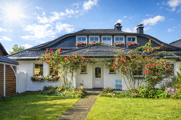 gepflegter-garten-einfamilienhaus-ruegen.jpg.png
