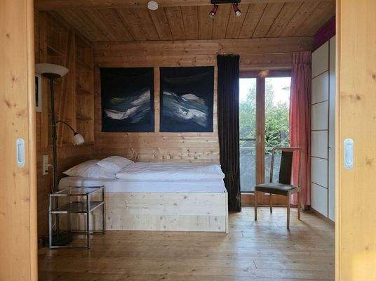 Schlaf- / Kinderzimmer / Ankleidezimmer