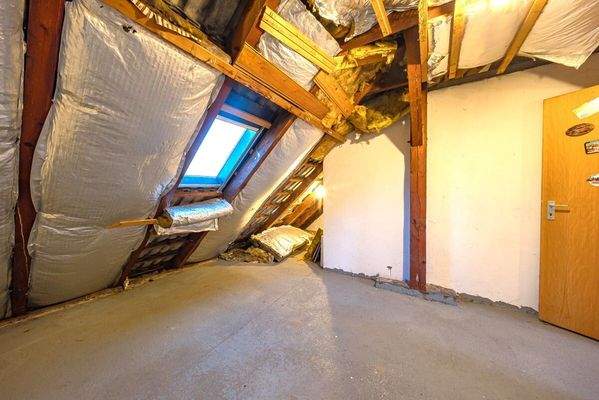 Nicht ausgebauter Bodenraum