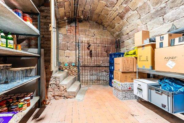 Historischer Gewölbekeller mit viel Stauraum und Charme-9