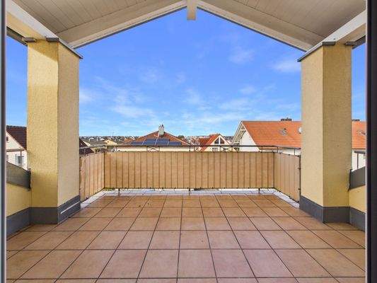 Balkon mit Überdachung