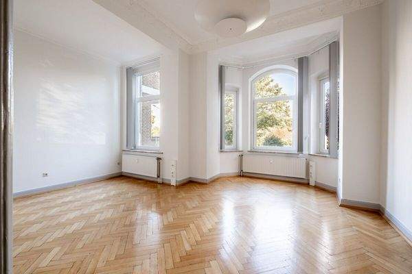 Büro vom Eingang links - Blickrichtung Straße