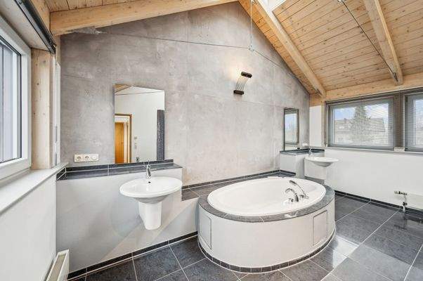 Masterbad im Dachgeschoss