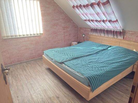 Schlafzimmer DG