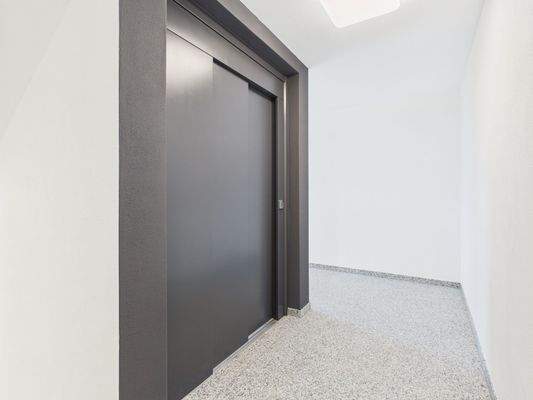 Moderner Aufzug