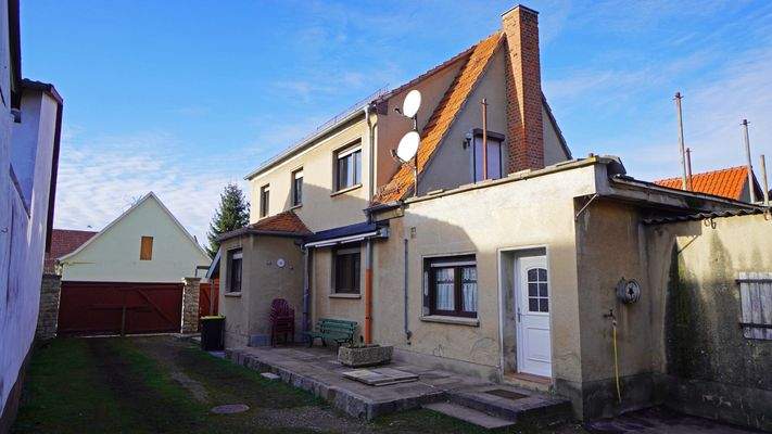 Über einen zweiten Eingang kann auch von außen die Waschküche und das Bad betreten werden