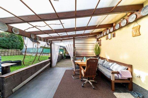 Überdachte Terrasse