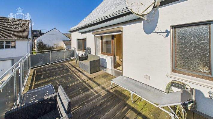 CAM01984G0-PR0454-STILL016