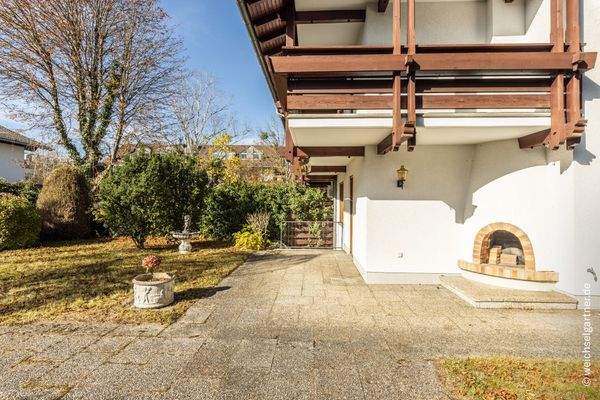 Terrasse mit Außenkamin