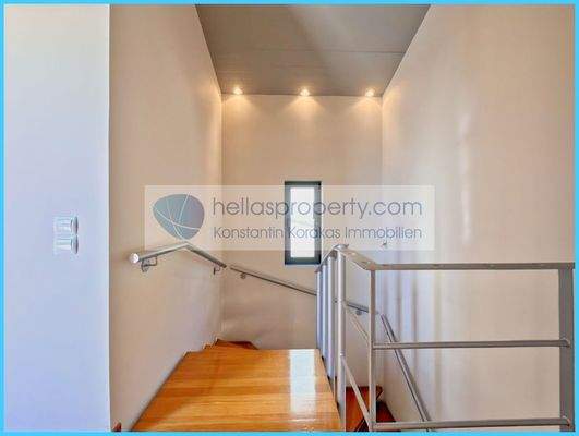 61f8da7a73e345aaa9ba9267ad26b28e-original