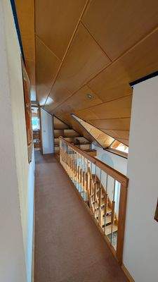 Galerie und Flur zum anderen Schlafzimmer