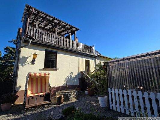 Rückseite mit Dachterasse