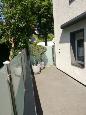 Terrasse mit Blick aus dem Schlafzimmerx (2).jpg