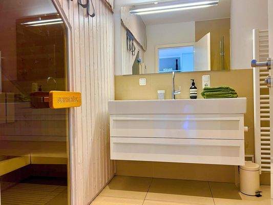 Duschbad mit Sauna EG