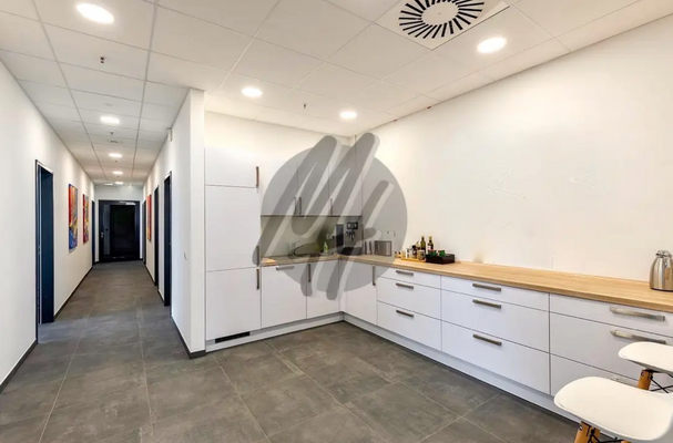 INFOS UNTER: 06171-586000