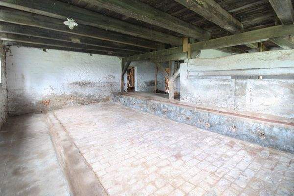 Innenaufnahme Scheune Stallungen