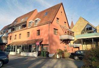 Außenansicht mit Balkon