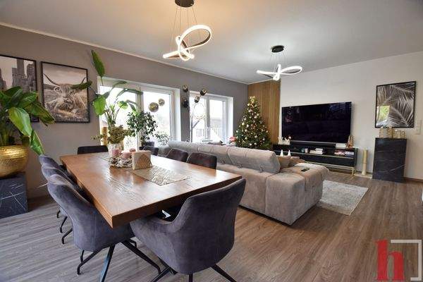  Wohn- und Essbereich