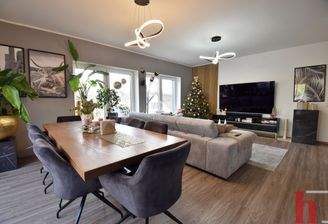  Wohn- und Essbereich