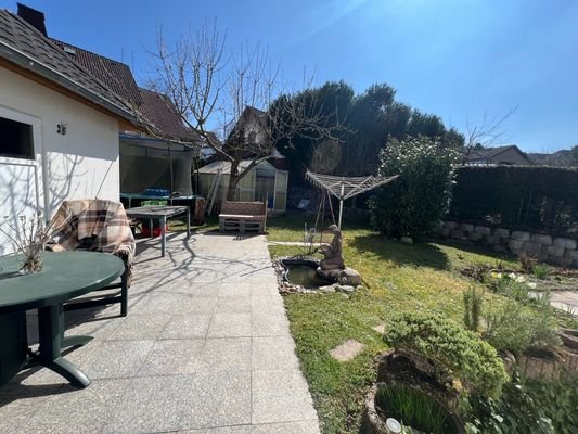 Terrasse und Garten