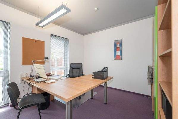 4_büro-mieten-usedom-vollmöbliert-bürogebäude-