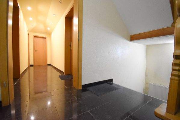 5 Flur Erdgeschoss.jpg