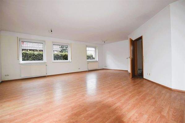 Wohnzimmer mit Blick zur Diele