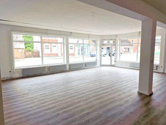 Erdgeschoss Gewerbe links