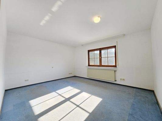 Schlafzimmer mit Blick in den Garten