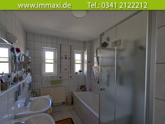 Badezimmer-im-Obergeschoss