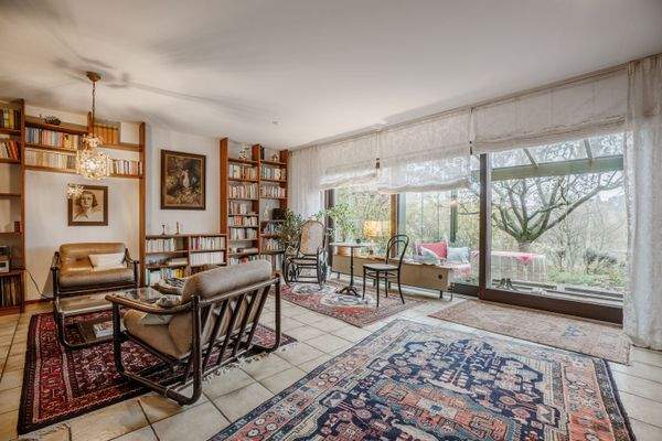 Blick zum Wintergarten und Garten