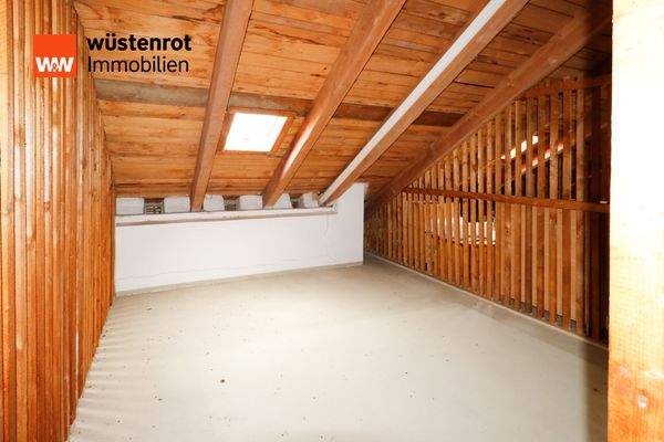 Abstellkammer am Dachboden